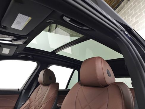 Used 2026 BMW X5 xDrive40i w/ M Sport Package AWD/4WD image 13
