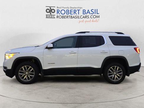 Used 2017 GMC Acadia SLE image 2