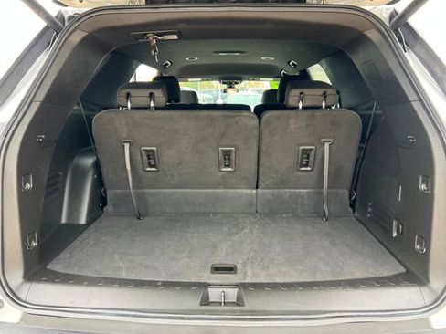 Used 2022 Chevrolet Traverse LT image 19