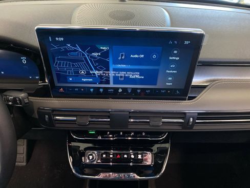 New 2025 Lincoln Corsair AWD w/ Equipment Group 101A image 22