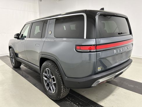 Used 2022 Rivian R1S Launch Edition AWD/4WD image 3