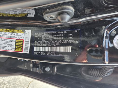 Used 2021 Toyota Highlander XLE FWD image 29