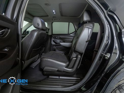 Used 2020 Chevrolet Traverse Premier FWD image 29