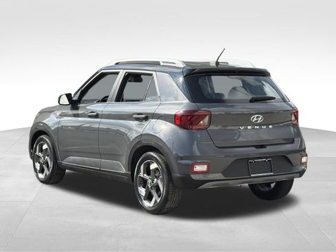 Used 2025 Hyundai Venue Limited FWD image 6