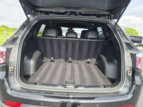 Used 2024 Jeep Compass Trailhawk AWD/4WD image 15