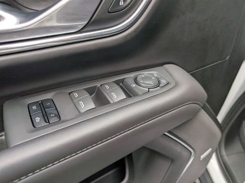 Used 2023 Chevrolet Tahoe Z71 image 15