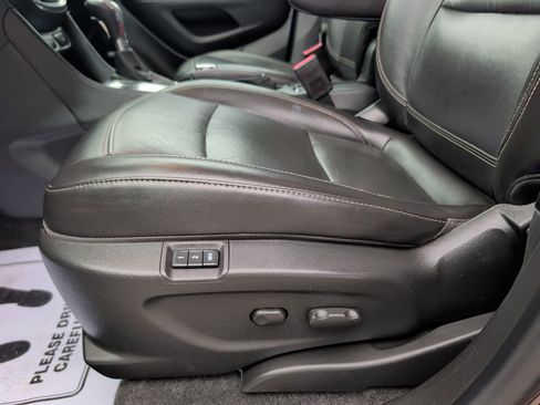 Used 2013 Buick Encore Premium image 9