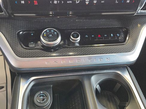 Used 2025 Ford Expedition Platinum w/ Stealth Performance Package image 19