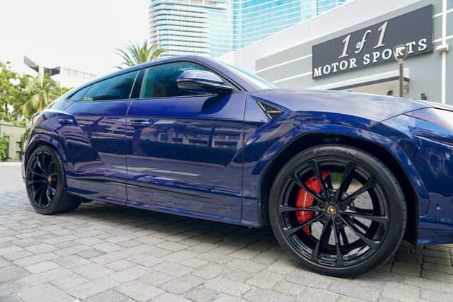 Used 2022 Lamborghini Urus AWD/4WD image 36
