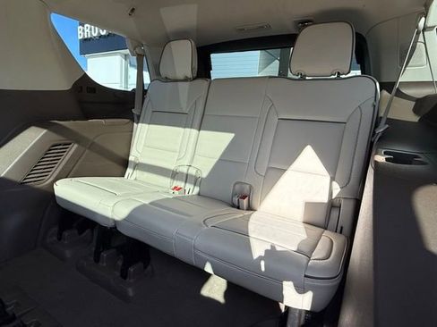 Used 2022 GMC Yukon Denali w/ Denali Premium Package image 22