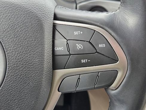 Certified 2021 Jeep Grand Cherokee Laredo w/ Security & Convenience Group image 22