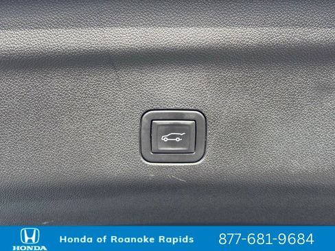 Used 2024 Chevrolet Suburban Premier image 45