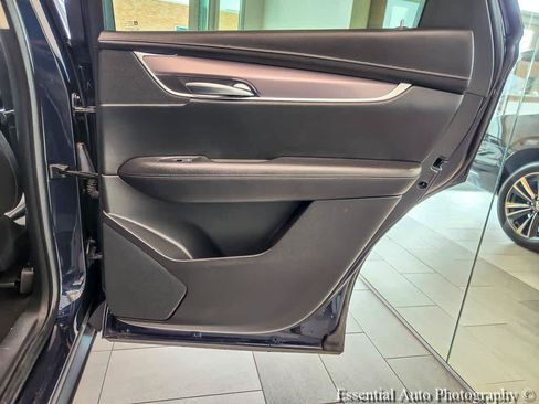 Used 2017 Cadillac XT5 Luxury FWD image 25