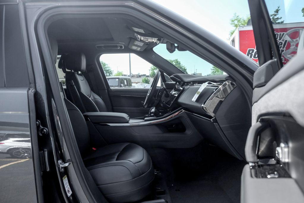 New 2026 Land Rover Range Rover Sport Dynamic SE AWD/4WD image 22