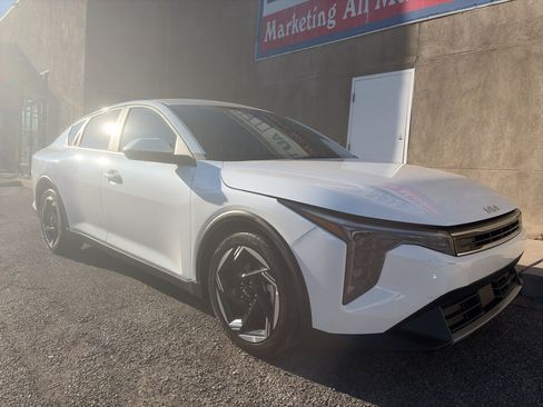 Used 2025 Kia K4 EX FWD image 4