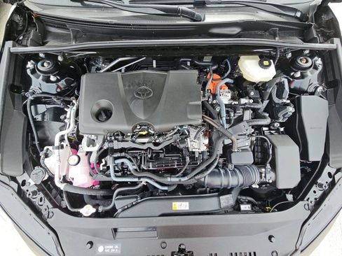 Used 2025 Toyota Camry SE image 15