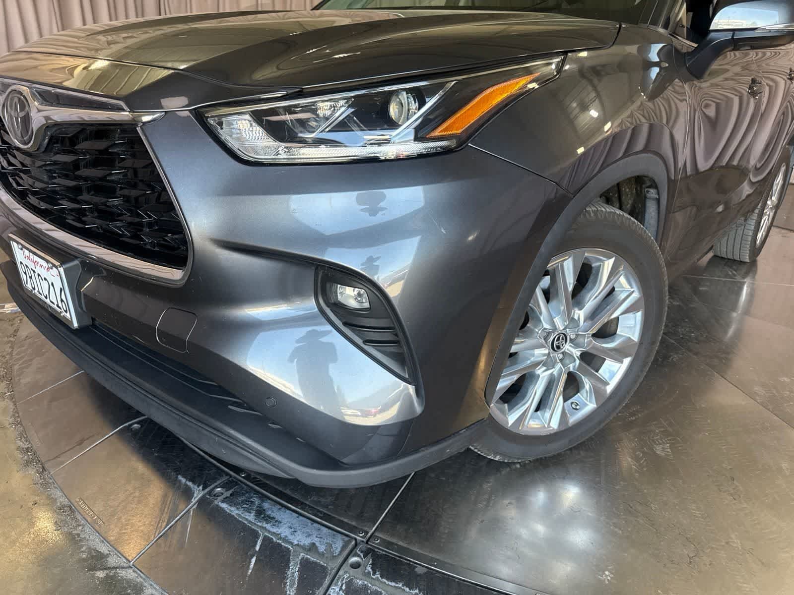 Used 2020 Toyota Highlander Limited AWD/4WD image 8