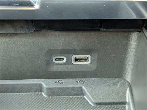 Used 2025 GMC Yukon Denali image 27