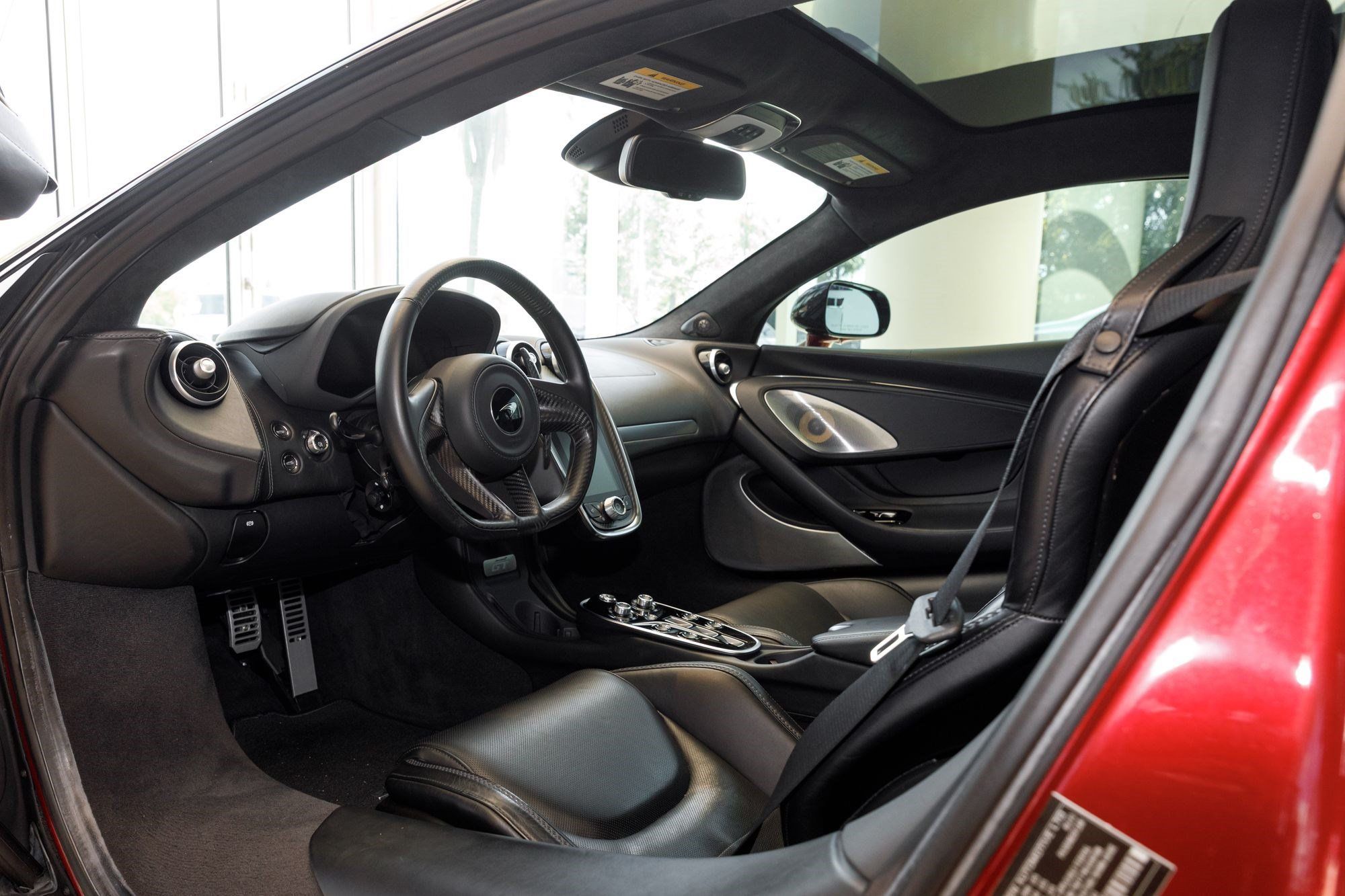 Used 2023 McLaren GT RWD image 25