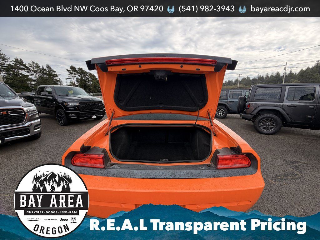 Used 2014 Dodge Challenger R/T RWD image 6