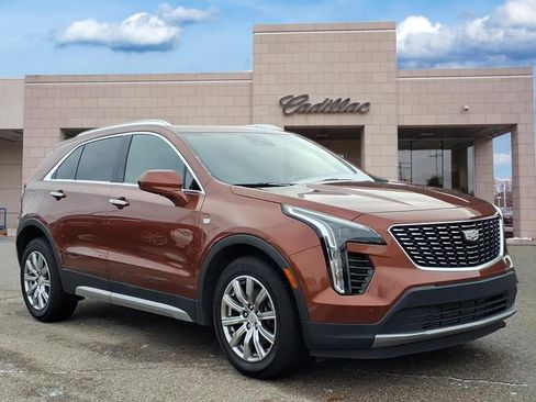 Used 2019 Cadillac XT4 Premium Luxury image 3