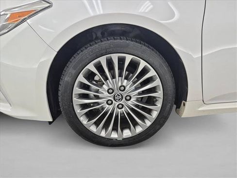 Used 2016 Toyota Avalon Limited w/ Toyota Safety Sense Package FWD image 28