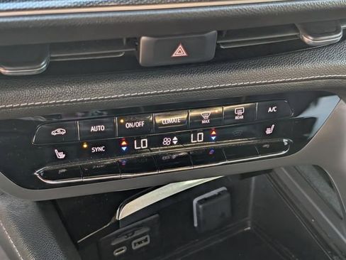 Used 2023 Buick Envision Essence w/ Technology Package I image 28