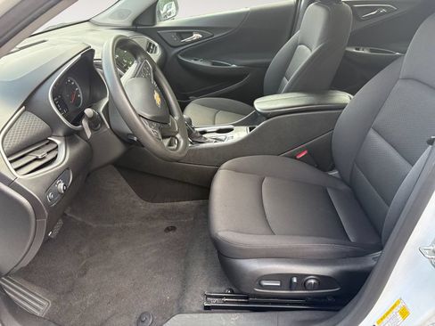 Used 2024 Chevrolet Malibu LT FWD image 9