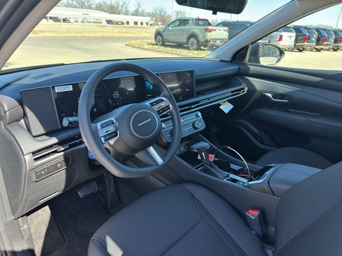 New 2026 Hyundai Tucson SE image 12