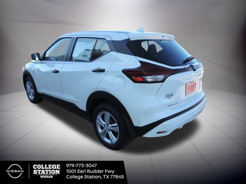 New 2025 Nissan Kicks Play S w/ Interior Electronics Package image 6