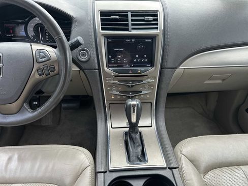 Used 2012 Lincoln MKX FWD w/ Class II Trailer Tow Pkg image 10