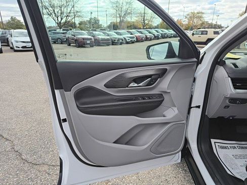 Used 2023 GMC Terrain SLE w/ Driver Convenience Package image 10