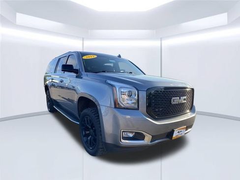Used 2019 GMC Yukon XL SLT w/ Open Road Package AWD/4WD image 2