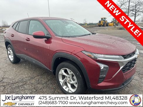 Certified 2024 Chevrolet Trax LS w/ LS Convenience Package image 2