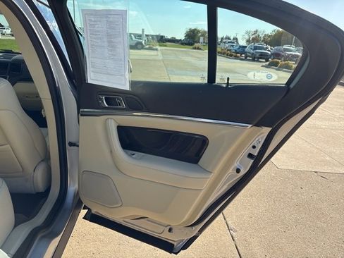 Used 2013 Lincoln MKS AWD image 19