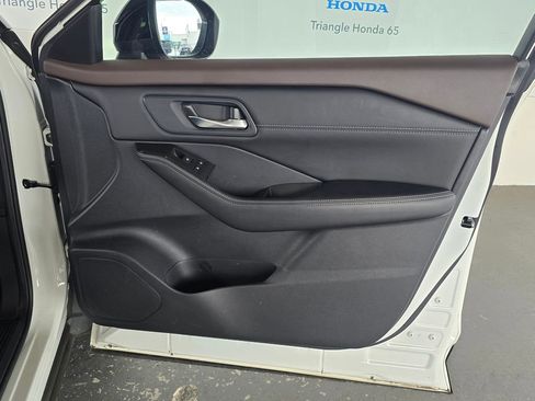 Used 2023 Nissan Rogue SV FWD image 27