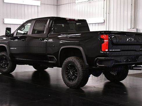 New 2026 Chevrolet Silverado 2500 ZR2 AWD/4WD image 5