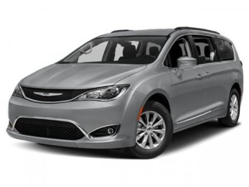 Used 2018 Chrysler Pacifica Touring Plus w/ Tire & Wheel Group FWD image 4