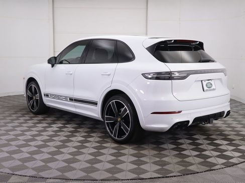 Used 2023 Porsche Cayenne Platinum Edition image 7