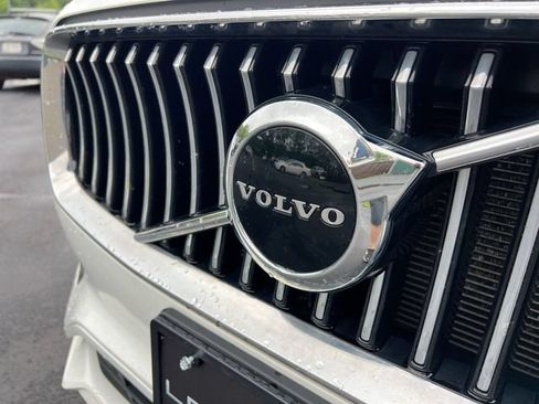 Used 2022 Volvo XC90 T5 Momentum w/ Climate Package AWD/4WD image 31