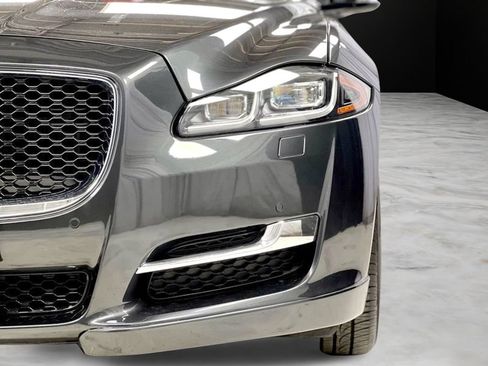Used 2016 Jaguar XJ R-Sport AWD/4WD image 35