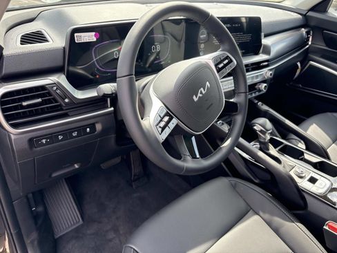 New 2025 Kia Telluride S image 30