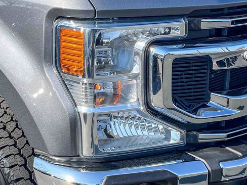 Used 2022 Ford F250 XLT w/ XLT Premium Package image 7