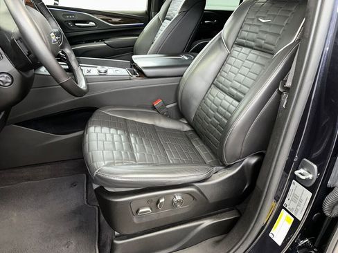 Certified 2023 Cadillac Escalade Sport Platinum w/ LPO, ONYX Package image 7