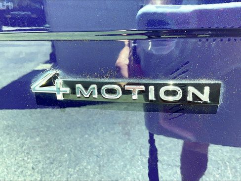 Certified 2022 Volkswagen Tiguan SE w/ Panoramic Sunroof Package image 7