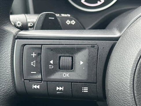 Used 2024 Nissan Rogue S image 18