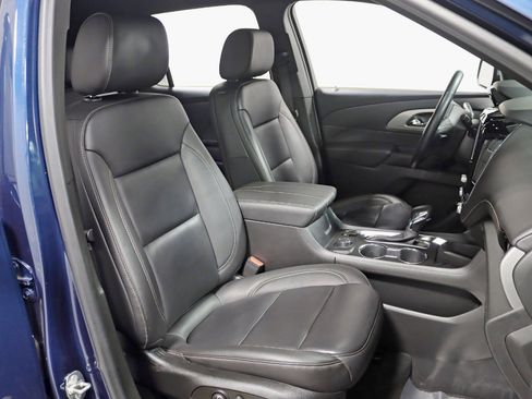 Used 2023 Chevrolet Traverse LT w/ Midnight/Sport Edition AWD/4WD image 22