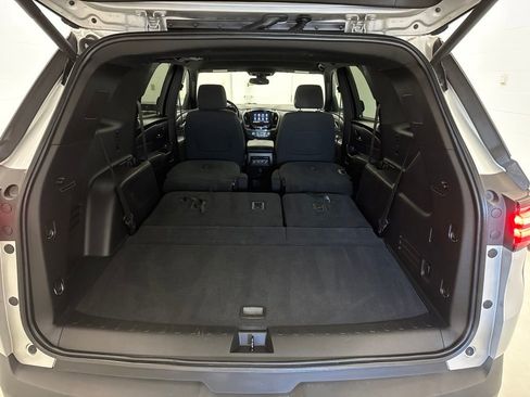 Used 2022 Chevrolet Traverse LT AWD/4WD image 9