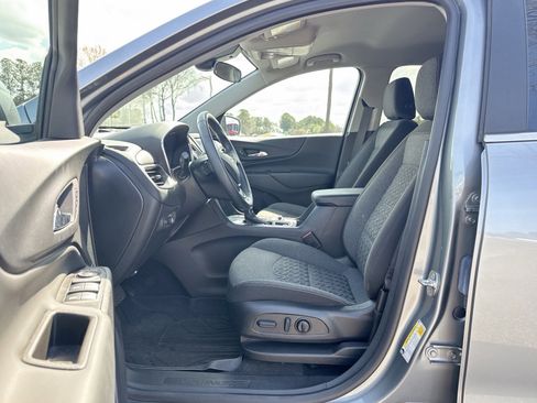 Used 2024 Chevrolet Equinox LT w/ LPO, Floor Liner Package FWD image 17