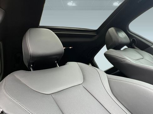 Used 2024 BMW i4 eDrive35 w/ Premium Package image 28